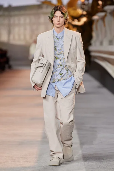 Look 20